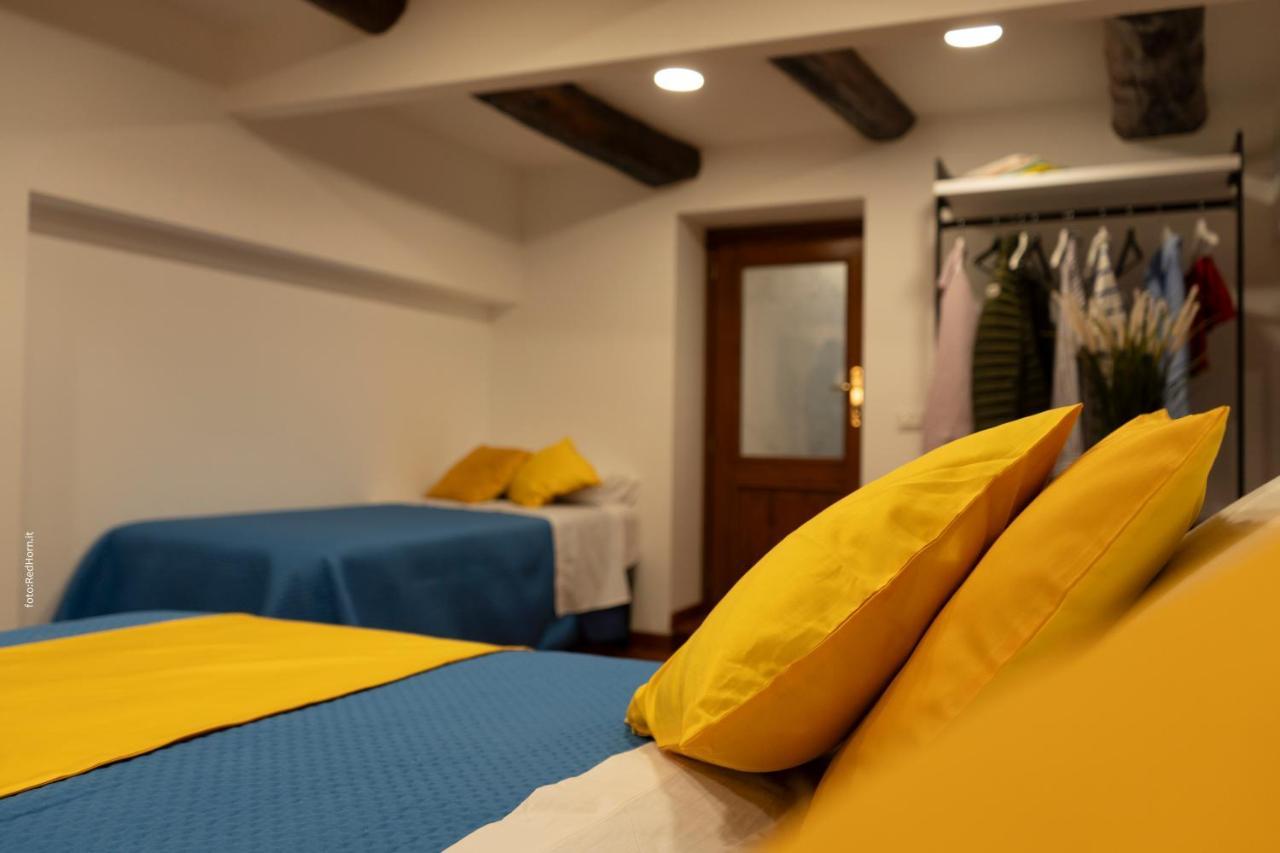 Two Rooms Chiaia 37 Naples Luaran gambar