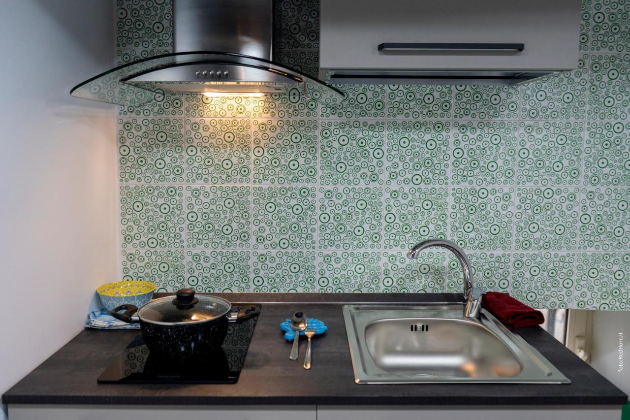 Two Rooms Chiaia 37 Naples Luaran gambar