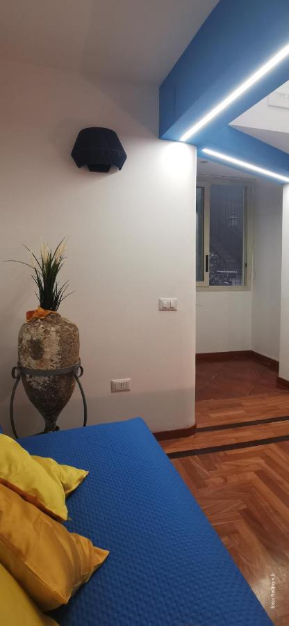 Two Rooms Chiaia 37 Naples Luaran gambar