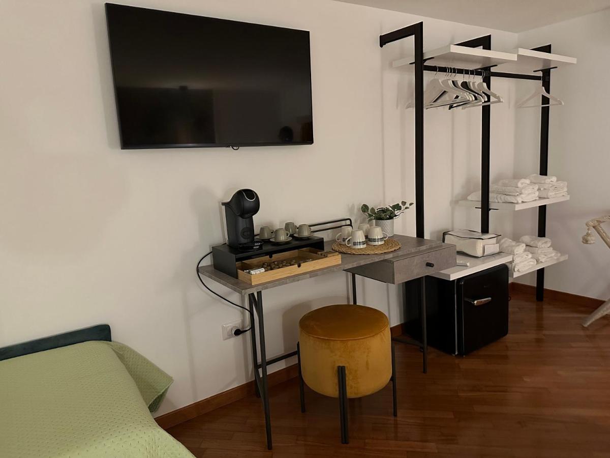 Two Rooms Chiaia 37 Naples Luaran gambar