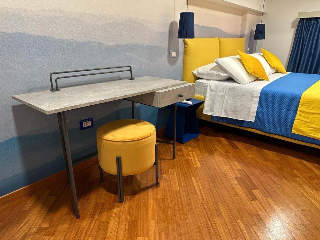 Two Rooms Chiaia 37 Naples Luaran gambar
